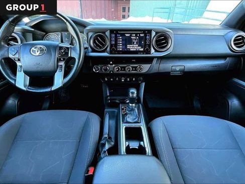 Certified 2018 Toyota Tacoma TRD Off-Road w/ Technology Package AWD/4WD image 16