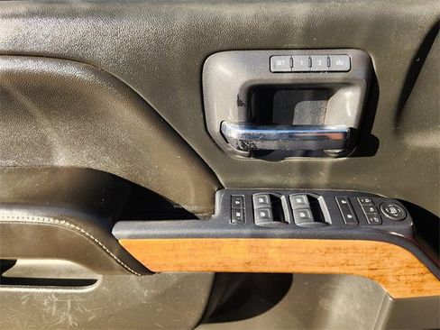 Used 2018 Chevrolet Silverado 1500 High Country image 24