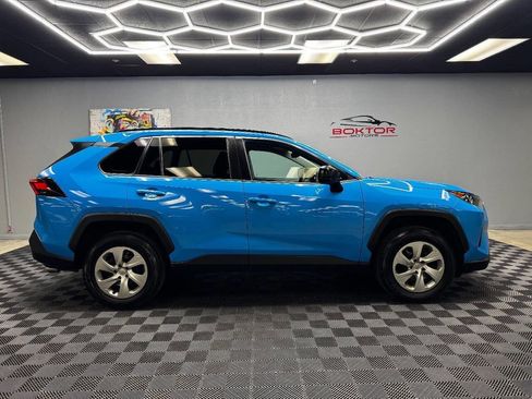 Used 2020 Toyota RAV4 LE FWD image 16