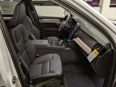 New 2025 Volvo XC90 T8 Plus w/ Protection Package Premier image 22