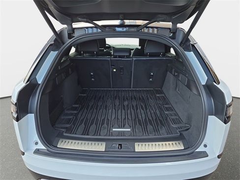 Used 2025 Land Rover Range Rover Velar Dynamic SE image 12