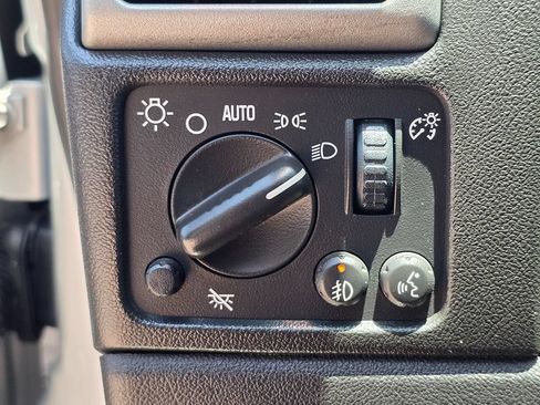 Used 2012 Chevrolet Colorado LT RWD image 36