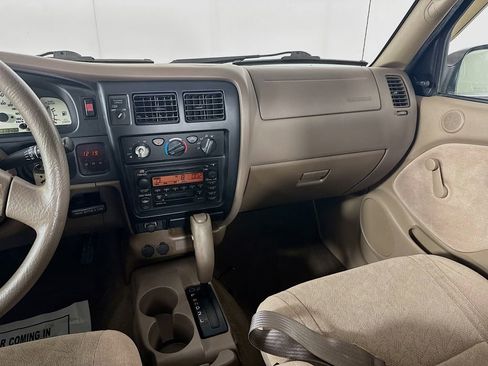 Used 2004 Toyota Tacoma 2WD Xtracab image 25