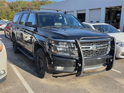 Used 2020 Chevrolet Suburban LT image 1