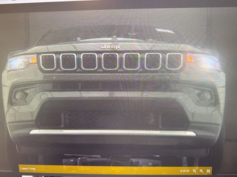 Used 2023 Jeep Compass Limited image 3