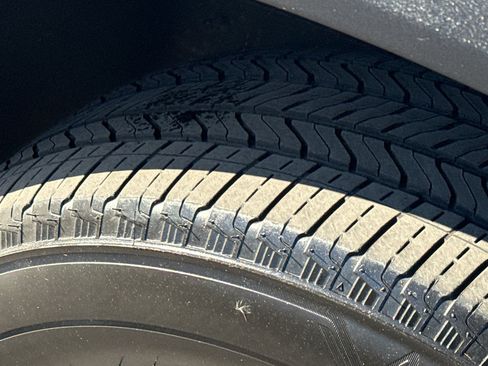 Certified 2025 Chevrolet Traverse LT image 10