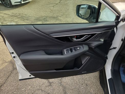 Used 2022 Subaru Outback Limited image 15