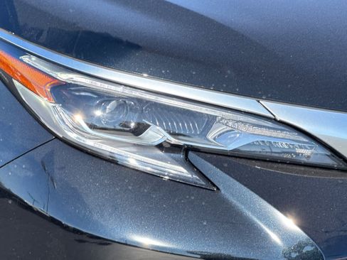 New 2026 Toyota Sienna Platinum image 32