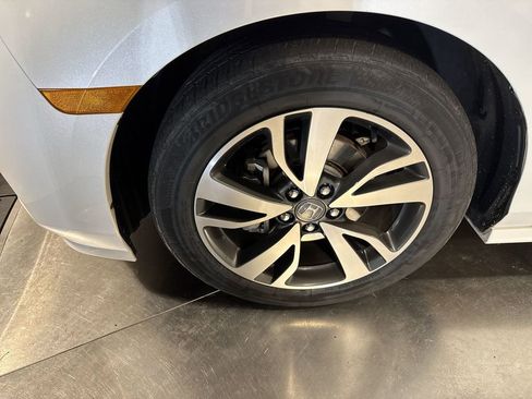 Used 2023 Honda Odyssey Touring image 10
