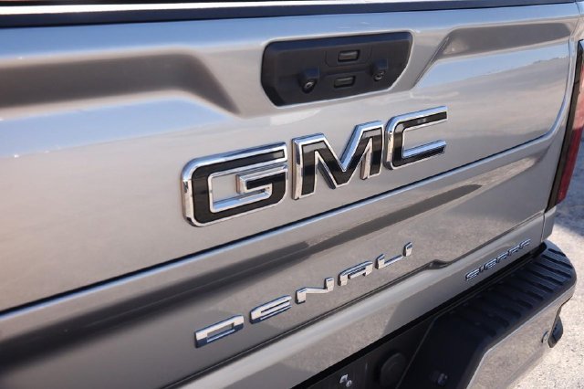 Used 2025 GMC Sierra 2500 Denali Ultimate AWD/4WD image 6