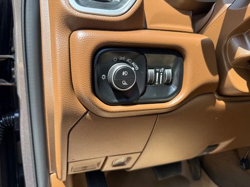 Used 2021 RAM 2500 Laramie AWD/4WD image 17