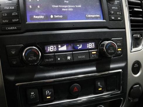 Used 2018 Nissan Titan PRO-4X AWD/4WD image 31