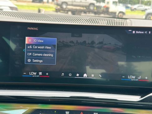 Used 2024 BMW i5 eDrive40i image 55