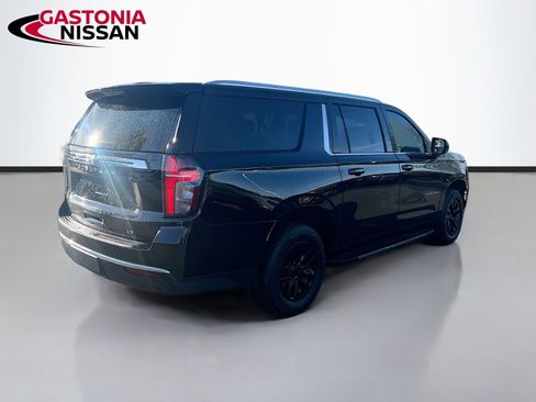 Used 2024 Chevrolet Suburban LT AWD/4WD image 9