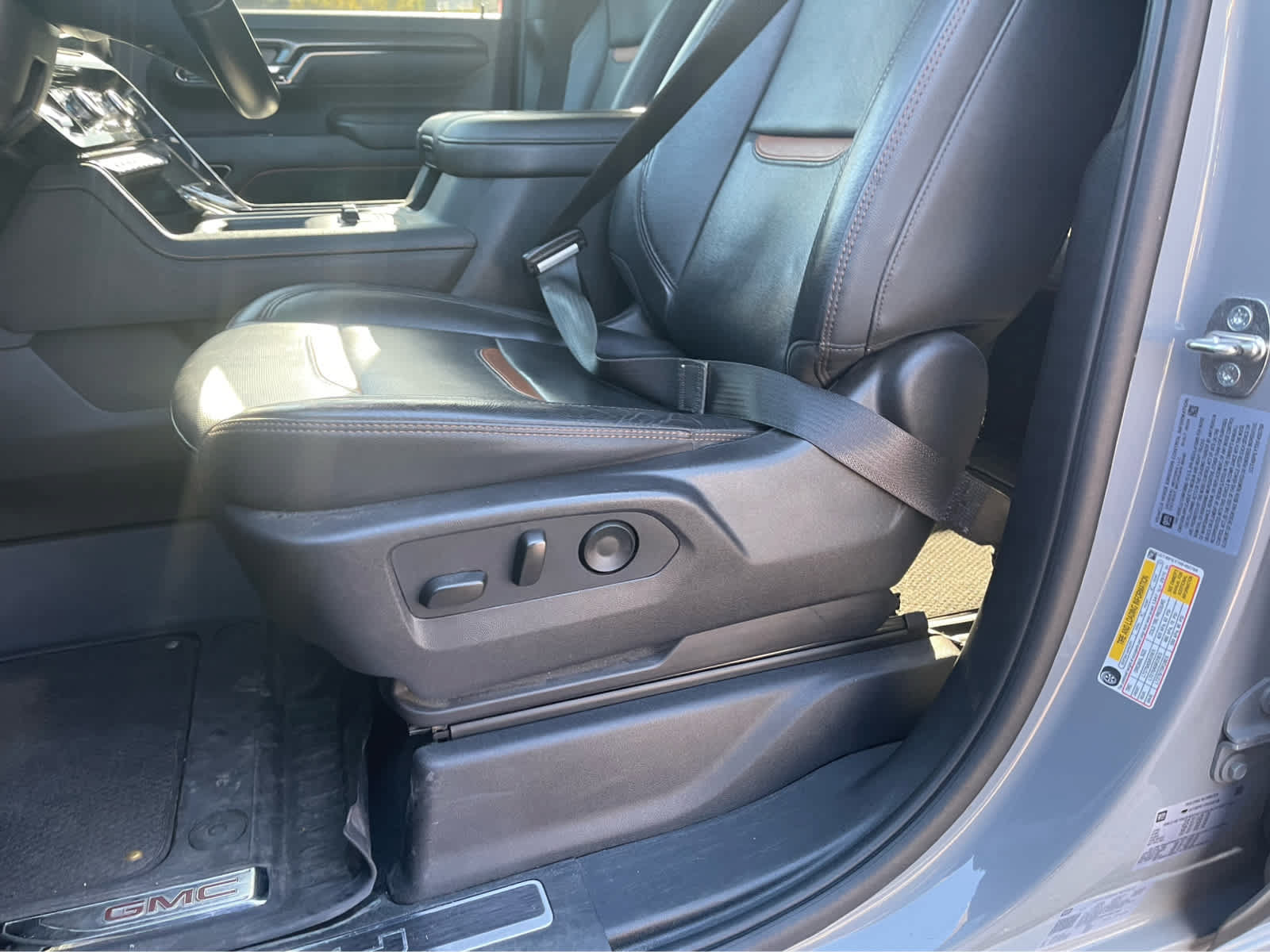Used 2024 GMC Sierra 2500 AT4 w/ AT4 Premium Plus Package AWD/4WD image 13