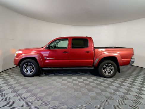 Used 2012 Toyota Tacoma PreRunner image 2