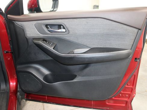 Used 2023 Nissan Rogue SV AWD/4WD image 33