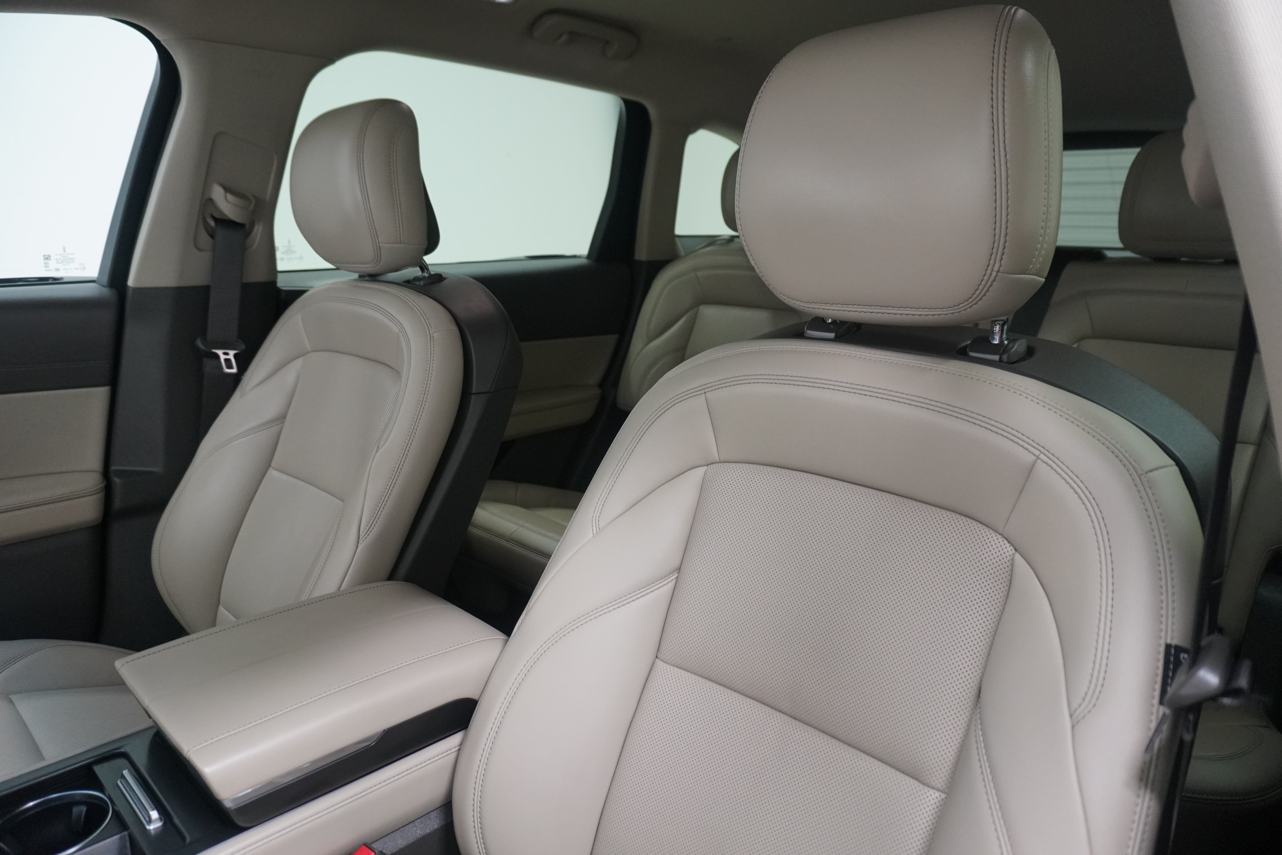 Used 2024 Lincoln Nautilus Premier AWD/4WD image 11