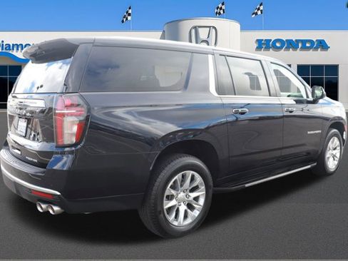 Used 2023 Chevrolet Suburban Premier image 7