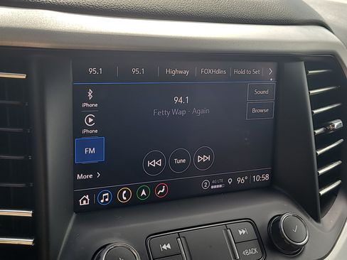 Used 2023 GMC Acadia SLE w/ Driver Convenience Package FWD image 23