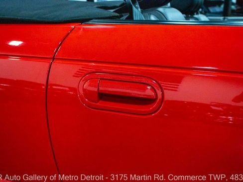 Used 2002 Ford Thunderbird Deluxe image 32