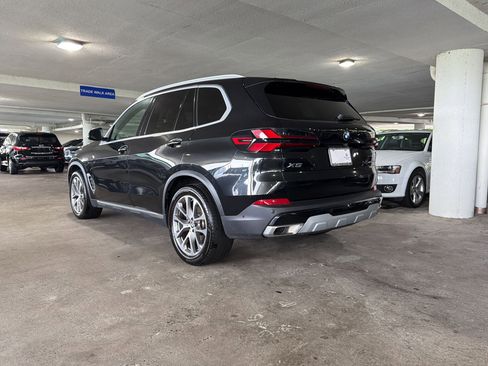 Certified 2024 BMW X5 sDrive40i w/ Parking Assistance Package RWD image 2