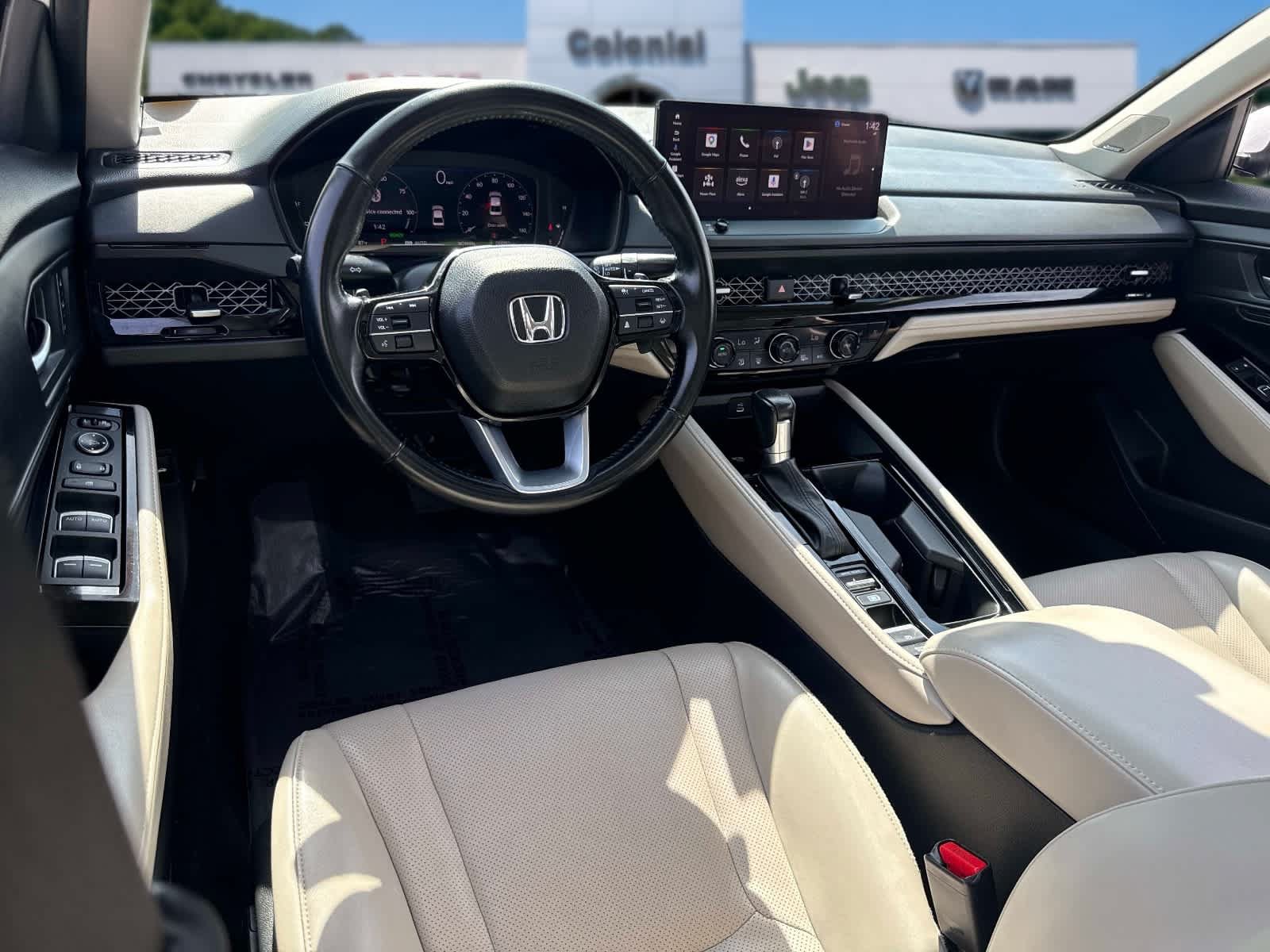 Used 2023 Honda Accord Touring image 14