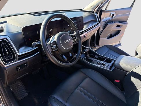 Used 2024 Kia Sorento S image 29