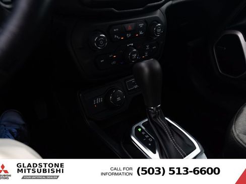 Used 2021 Jeep Renegade Latitude w/ Sun & Sound Group AWD/4WD image 18