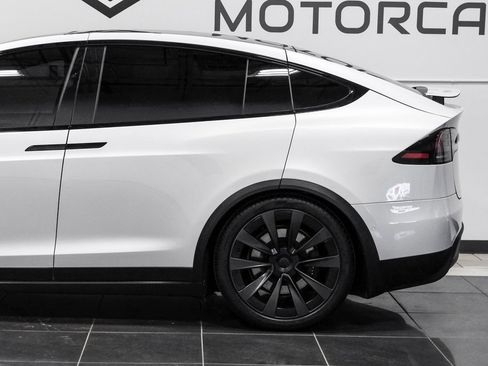 Used 2022 Tesla Model X image 18