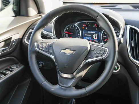 Used 2024 Chevrolet Equinox LT FWD image 15