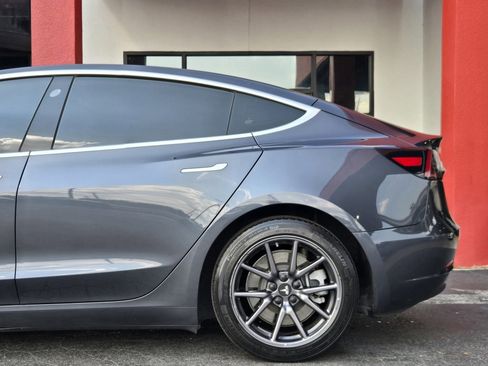 Used 2019 Tesla Model 3 Long Range image 5