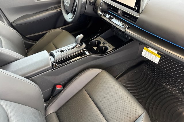 New 2027 Toyota Prius FWD image 18