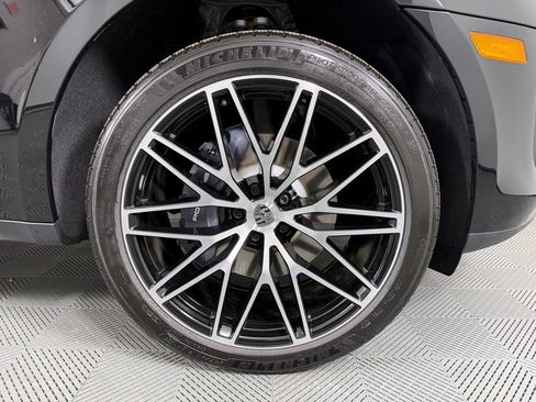 Certified 2026 Porsche Macan AWD/4WD image 14