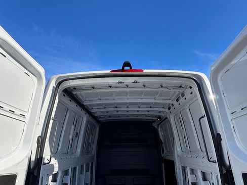 Used 2025 Mercedes-Benz Sprinter 2500 image 22