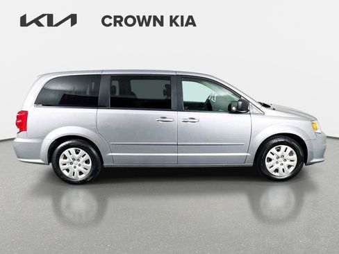 Used 2016 Dodge Grand Caravan SE w/ Quick Order Package 29E SE FWD image 4