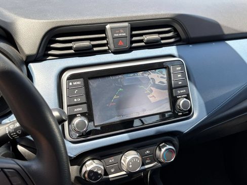 Used 2025 Nissan Versa SV FWD image 18