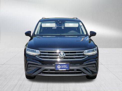 Certified 2023 Volkswagen Tiguan SE w/ Panoramic Sunroof Package AWD/4WD image 2