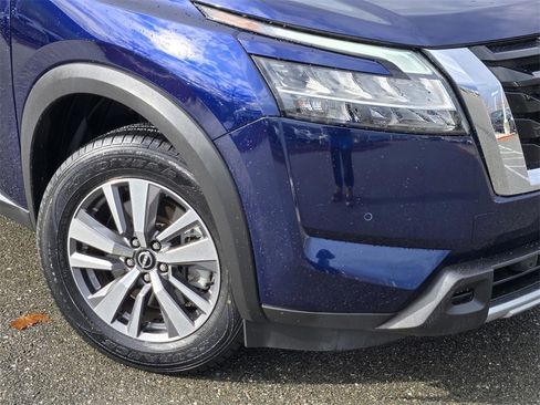 Used 2023 Nissan Pathfinder SL image 9