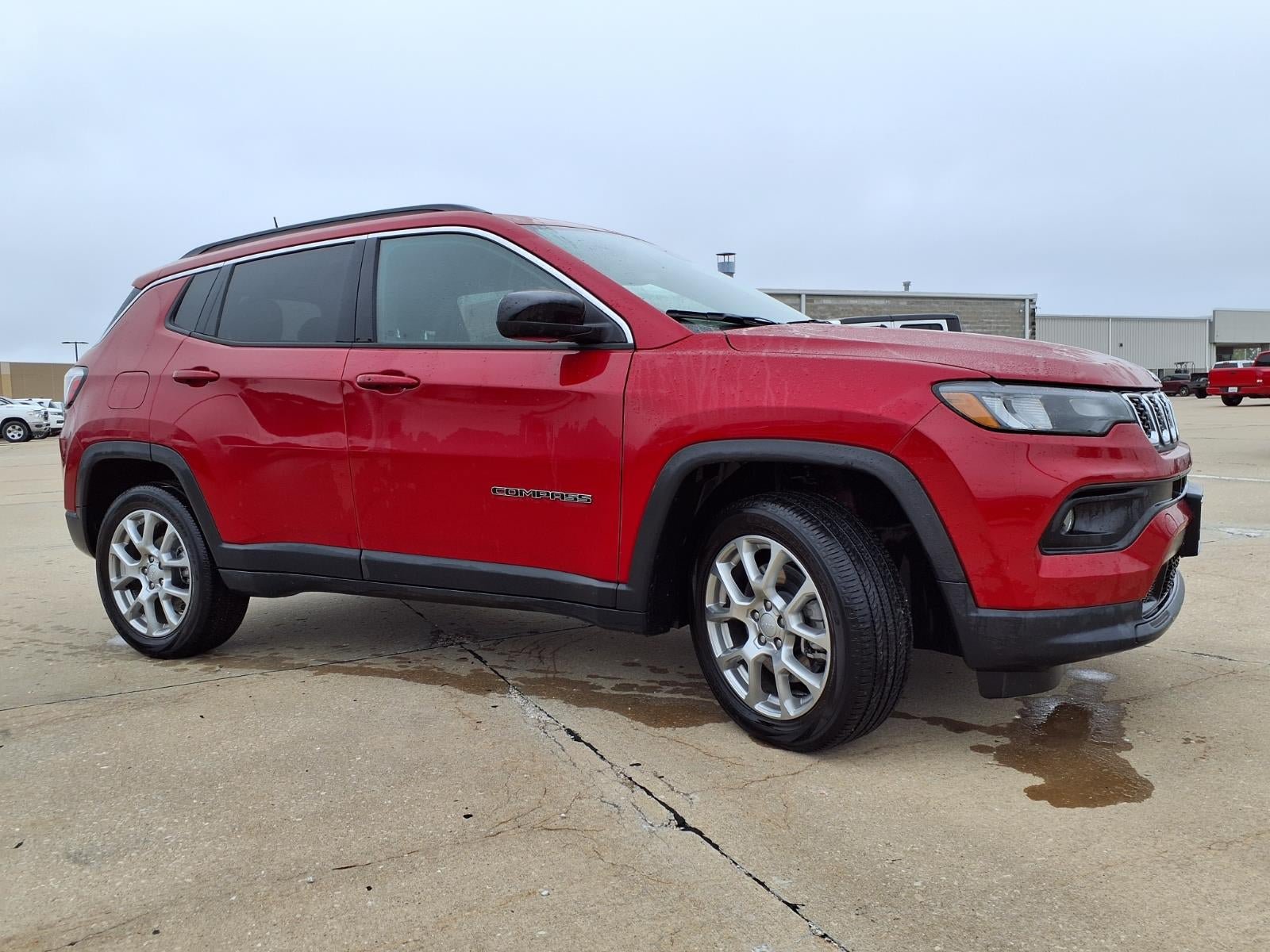 Certified 2024 Jeep Compass Latitude AWD/4WD image 28