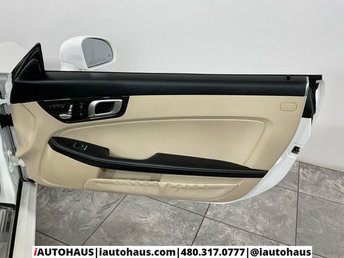 Used 2020 Mercedes-Benz SLC 300 w/ Premium Package image 28