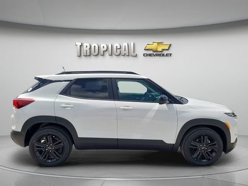 New 2026 Chevrolet TrailBlazer LT w/ Midnight Edition FWD image 6
