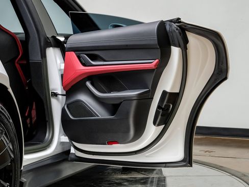 Used 2023 Porsche Taycan image 46