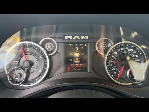 Used 2019 RAM 1500 Big Horn AWD/4WD image 8