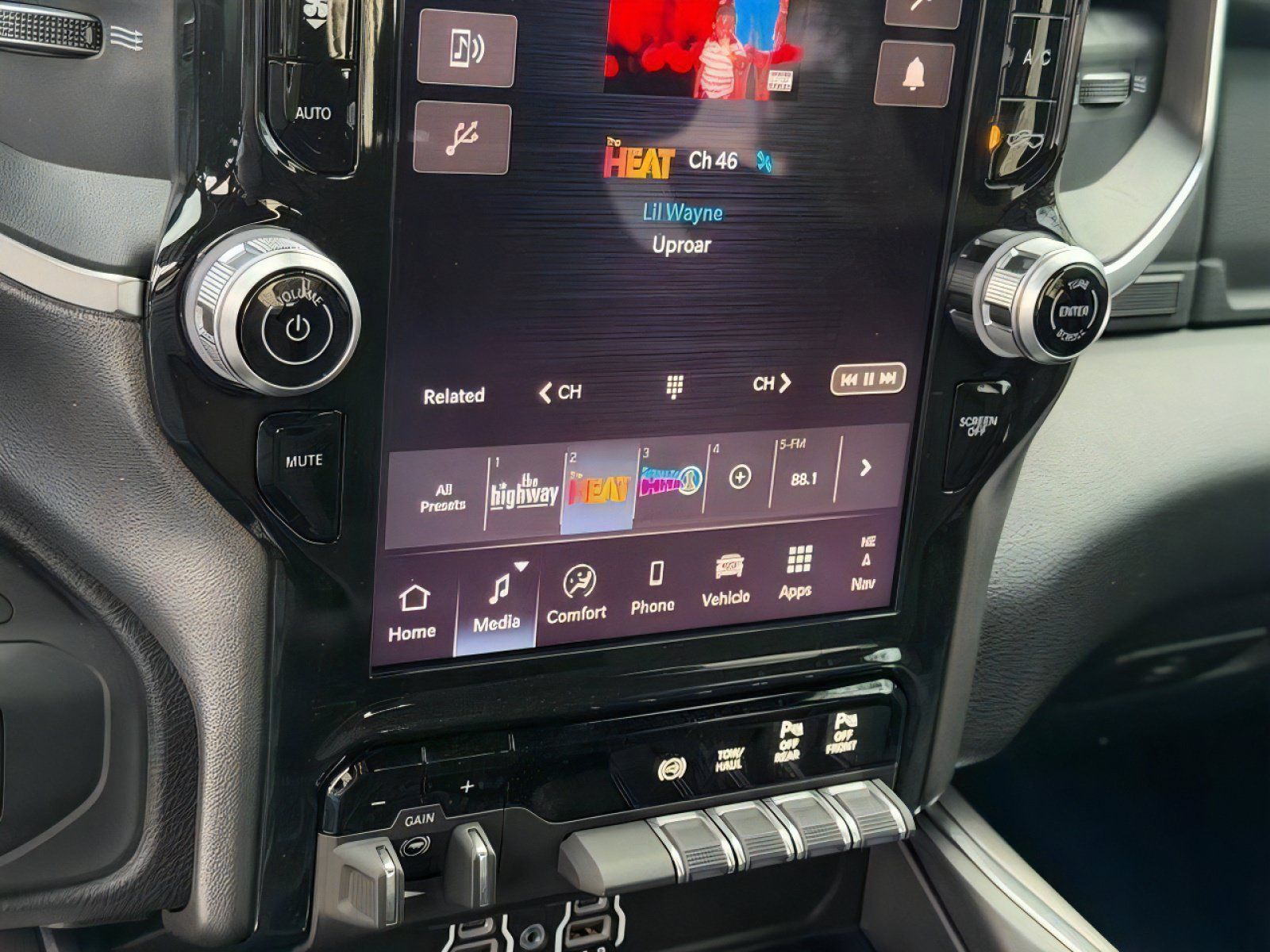 New 2027 RAM 3500 Big Horn AWD/4WD image 20