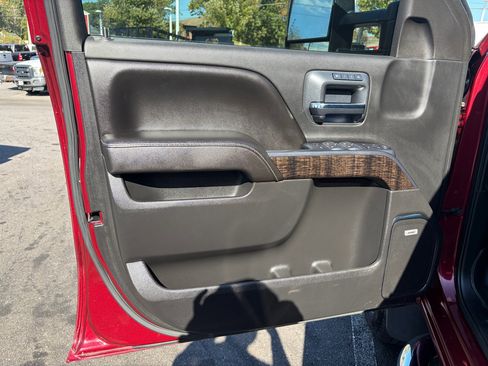 Used 2015 GMC Sierra 2500 Denali w/ Suspension Package, Off-Road image 18