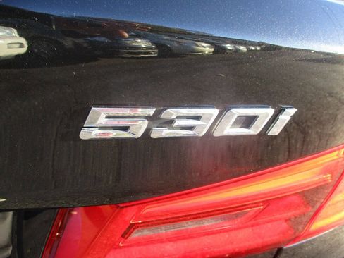 Used 2017 BMW 530i xDrive image 32