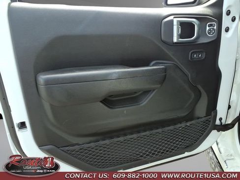 Used 2024 Jeep Wrangler Unlimited AWD/4WD image 29