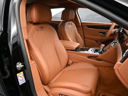 New 2026 Bentley Flying Spur Plug-In Hybrid AWD/4WD image 28
