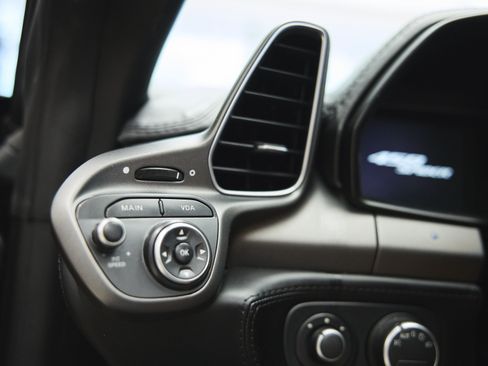 Used 2013 Ferrari 458 Spider RWD image 33